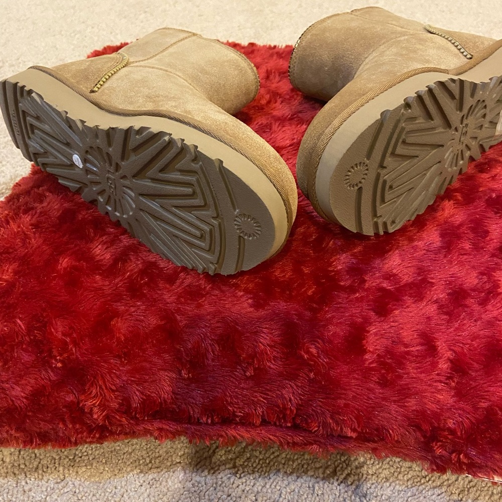 UGG boots - Picture 8 of 12